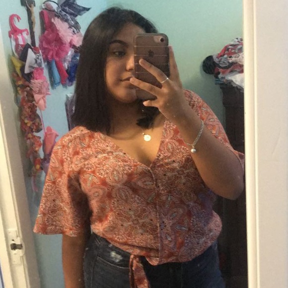 Meet your Posher, Gisselle - Picture 1 of 1